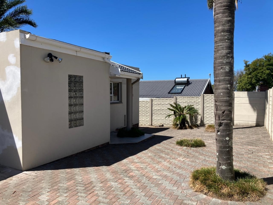 2 Bedroom Property for Sale in Beacon Bay Eastern Cape